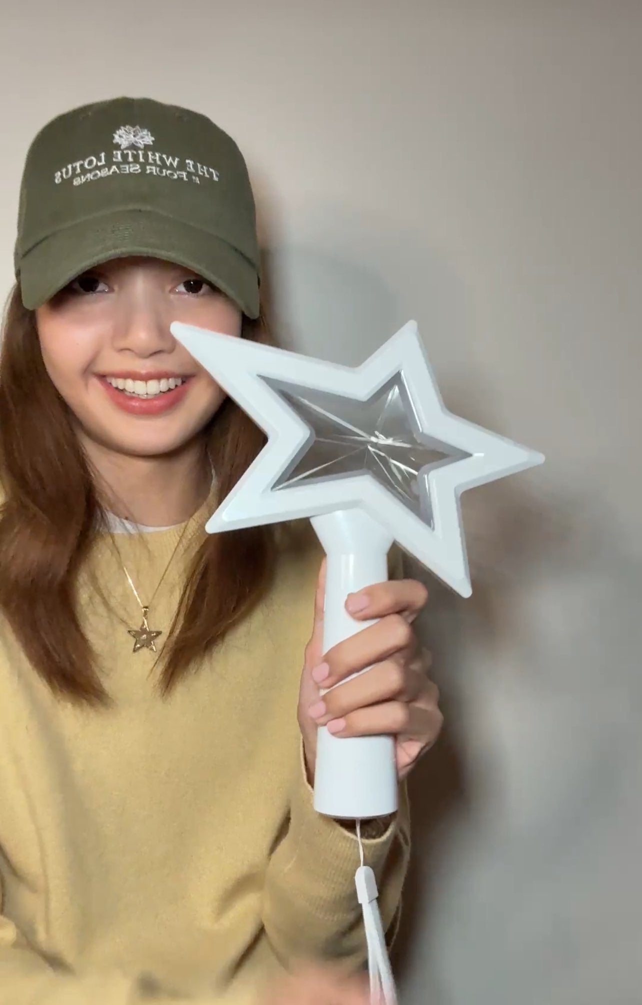アイドル lisa official lightstick Amazon.com: Lisa Official Light Stick : Sports & Outdoors